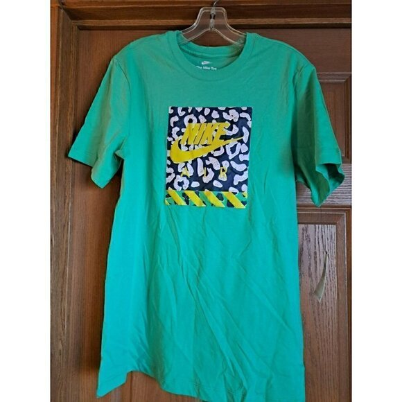 Nike Mens The Nike Tee GREEN YE3LLOW Swoosh‎ MED - Picture 1 of 5